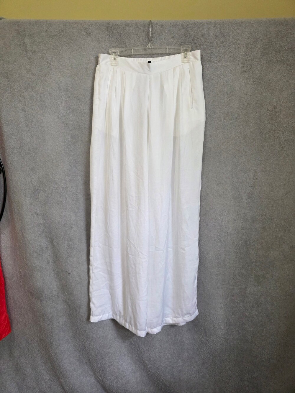 Victoria's Secret White Pleated Wide Leg Pants Size 6